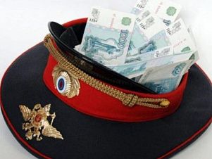 В Усть-Лабинском районе участковый из станицы Ладожской попался на взятке В Усть-Лабинском районе участковый из станицы Ладожской попался на взятке