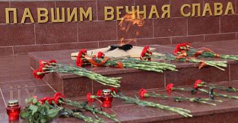 Церемония возложения цветов прошла в преддверии Дня неизвестного солдата Церемония возложения цветов прошла в преддверии Дня неизвестного солдата