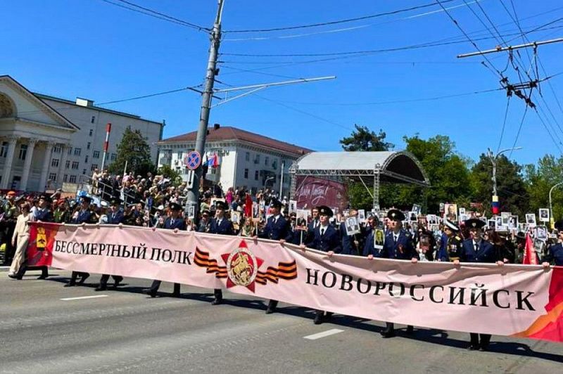 Украшенный ко Дню Победы троллейбус запустили в Новороссийске Украшенный ко Дню Победы троллейбус запустили в Новороссийске