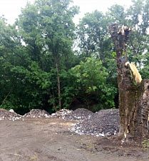 В Усть-Лабинске жители дома засыпают крепостной ров, находящийся под охраной государства В Усть-Лабинске жители дома засыпают крепостной ров, находящийся под охраной государства