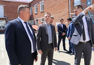 Усть-Лабинск посетил министр ТЭК и ЖКХ края Андрей Прошунин Усть-Лабинск посетил министр ТЭК и ЖКХ края Андрей Прошунин