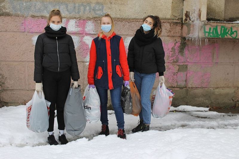Усть-лабинские волонтеры присоединились к краевой акции «Вторые руки» Усть-лабинские волонтеры присоединились к краевой акции «Вторые руки»