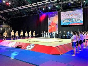 Сумоисты из Краснодарского края завоевали шесть медалей на всероссийских соревнованиях Сумоисты из Краснодарского края завоевали шесть медалей на всероссийских соревнованиях