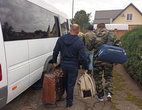 Земляки уходят в бой. В Усть-Лабинском районе проходит мобилизация Земляки уходят в бой. В Усть-Лабинском районе проходит мобилизация
