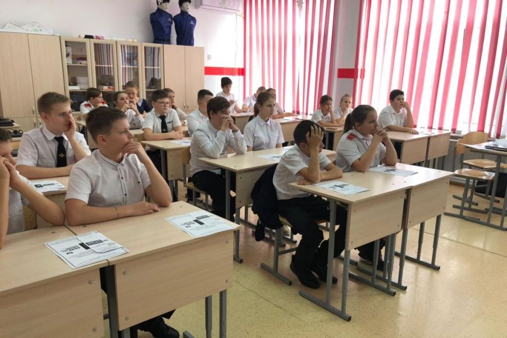Уроки безопасности организовали для школьников в Усть-Лабинском районе.