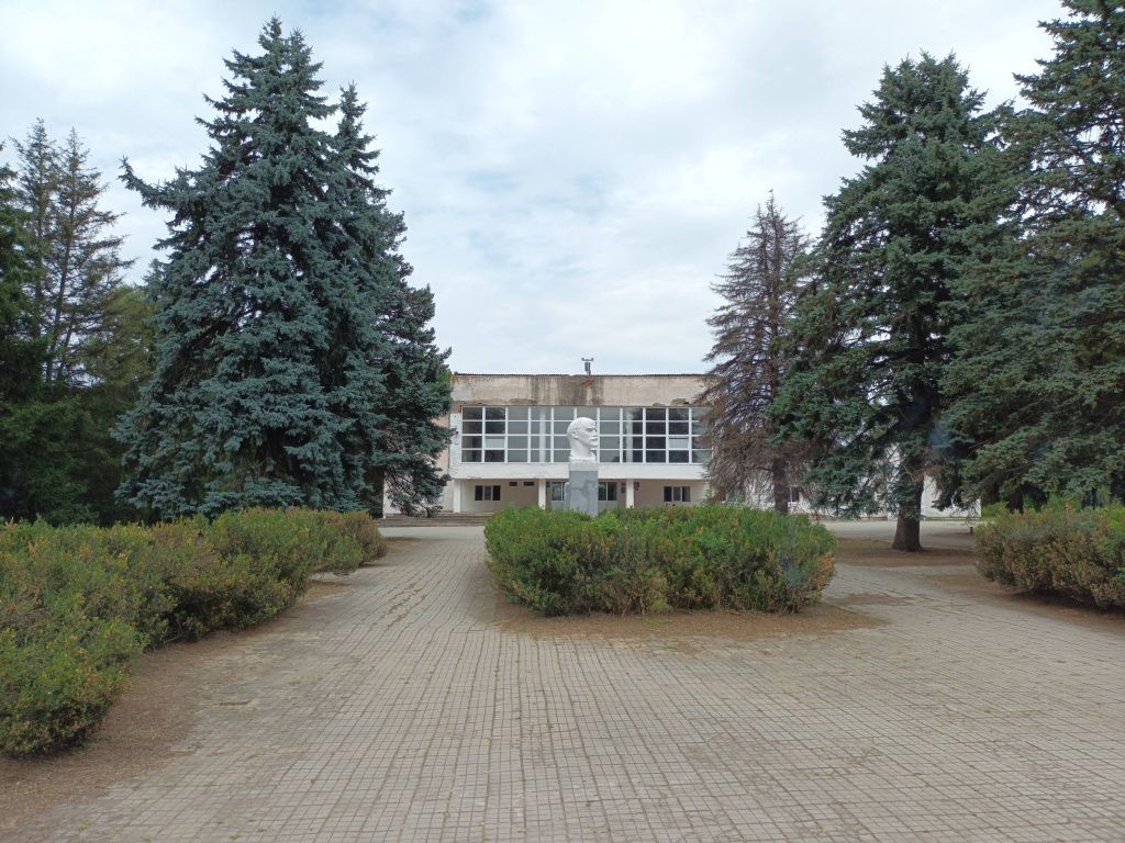 Новолаба ДК ждет ремонта.jpg Новолаба ДК ждет ремонта.jpg