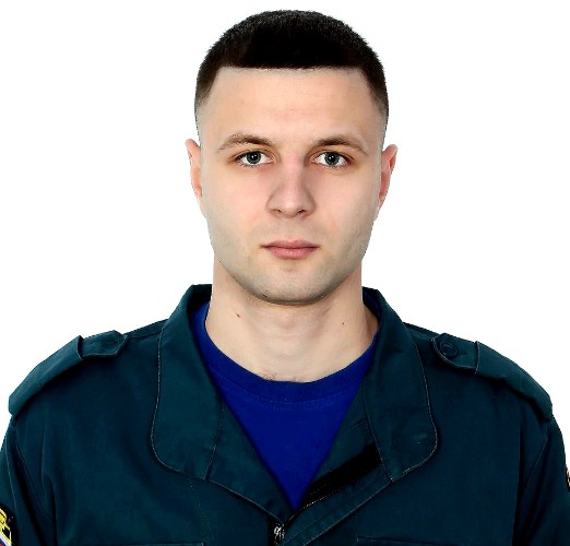пожарный Алексей Дроменко