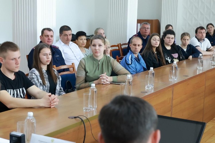 жители Усть-Лабинского района на личном приёме граждан с руководителем СУ СКР по Краснодарскому краю Андреем Масловым