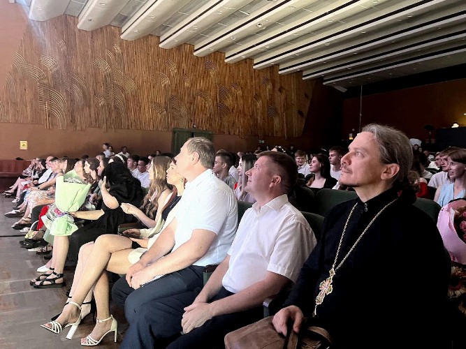 протоиерей дмитрий Гужа, Александр Слепцов, преподаватели и студенты ЛМТ