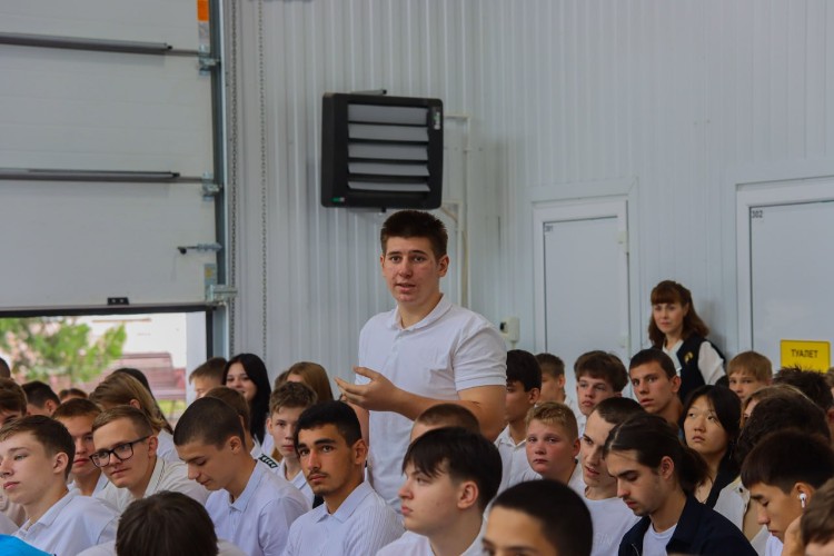 Студенты ЛМТ