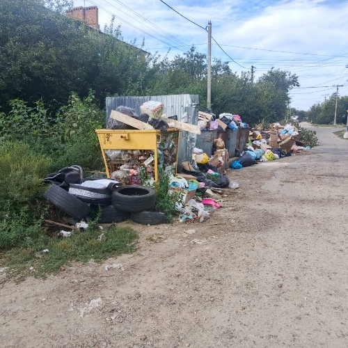 Мусорка на ул. Коллективной в Усть-Лабинске