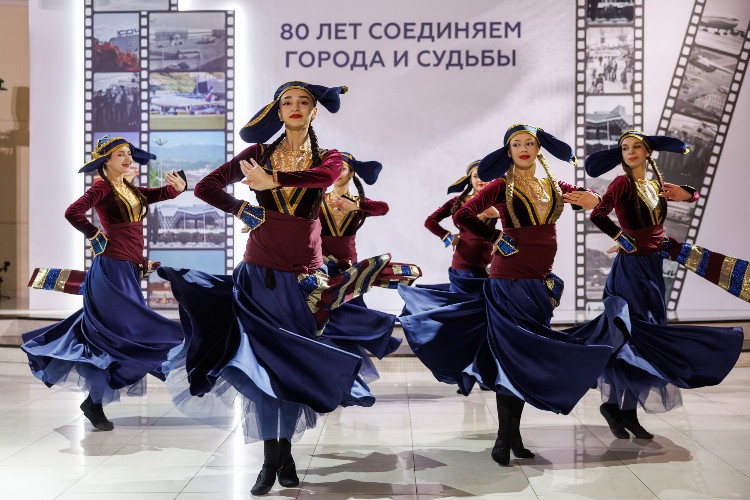 Праздничный концерт в честь 80-летия аэропорта Сочи