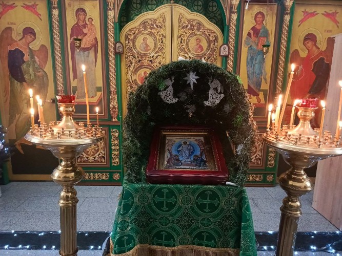 Икона в Рождественском вертепе, Свято-Троицкий храм Усть-Лабинска