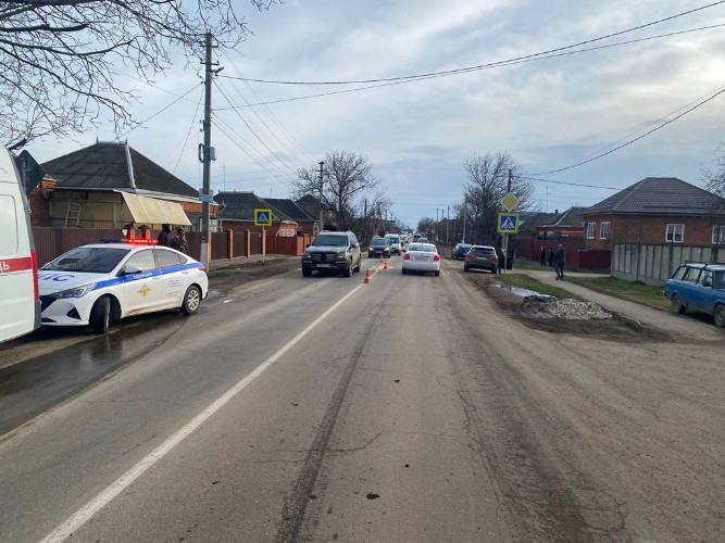 Место ДТП на улице Вольной в Усть-Лабинске