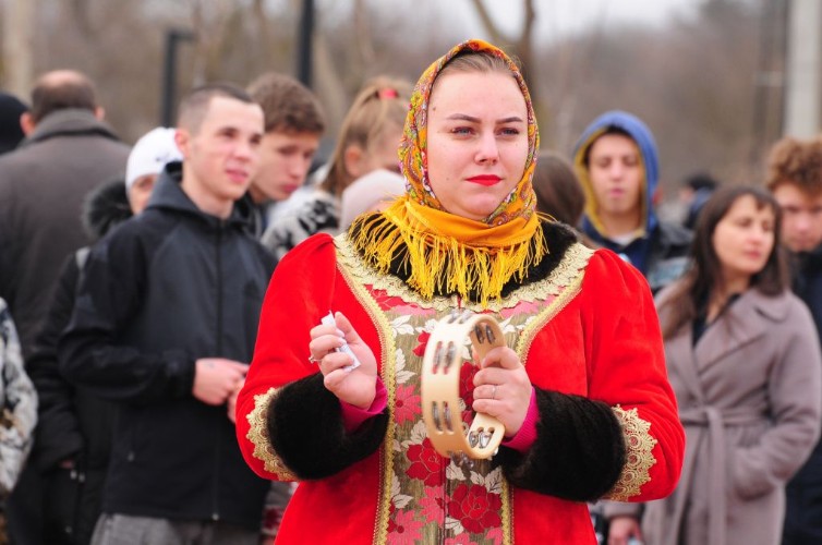 Тамара Письяук в народном костюме, НСВА "Хмель" ГДК Усть-Лабинска