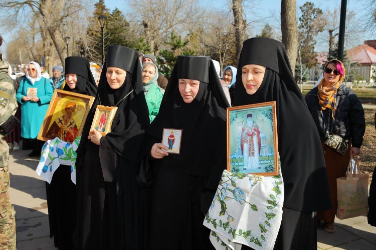 Монахини архиерейского подворья хутора Новосёловки Усть-Лабинского района