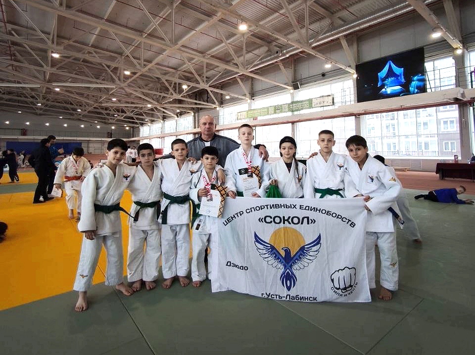 Юные спортсмены ЦСЕ «Сокол»