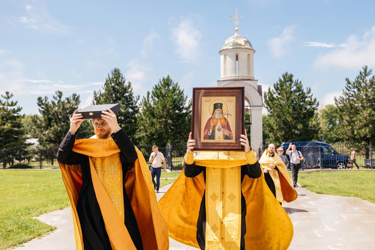 Прибытие икон в храм хутора Аргатова