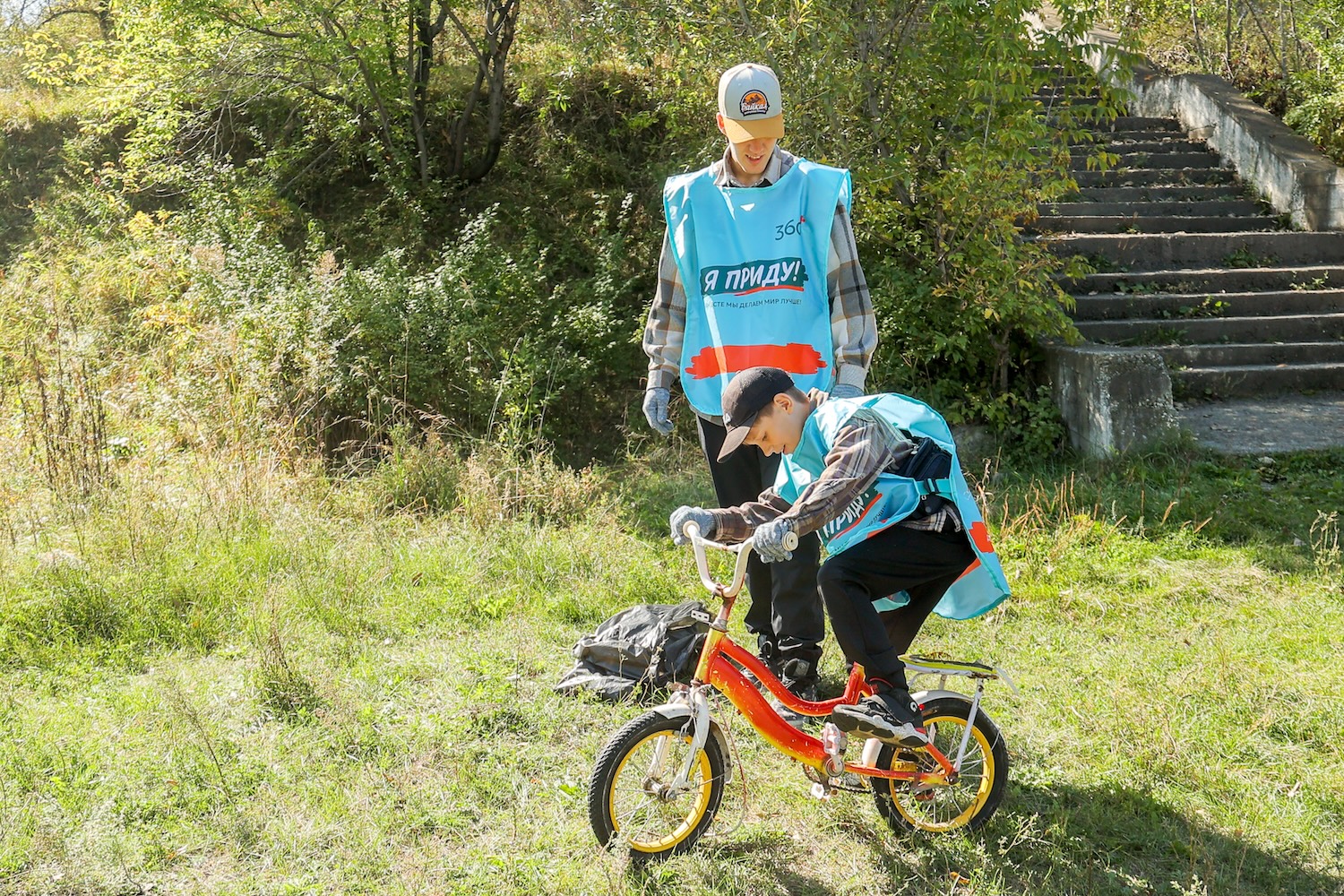 Мальчик на велосипеде
