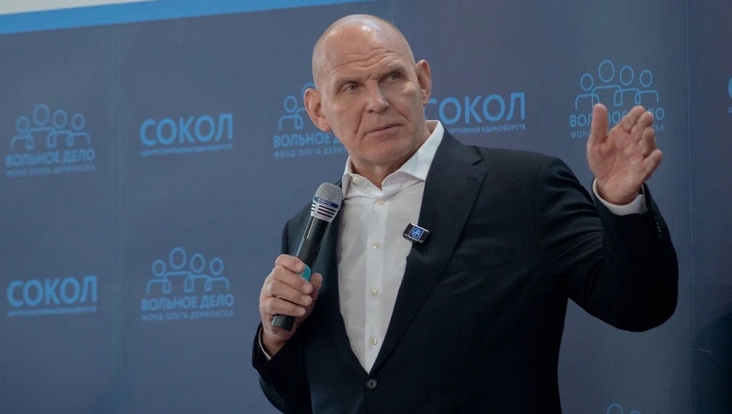 Александр Карелин
